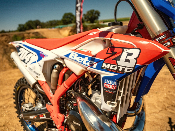 Détail ouïes kit déco Beta 2B Moto Twelve Design