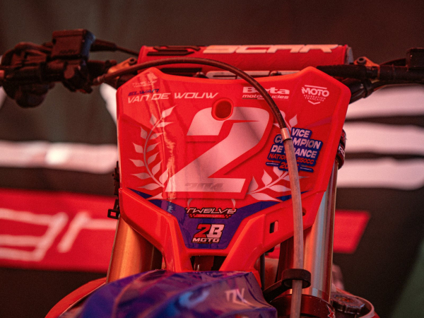 Plaque avant vice-champion de France Elwan 204