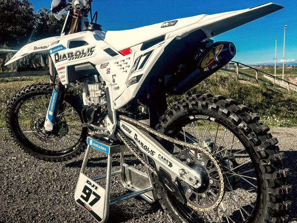 Husqvarna 97 vue arrière, kit déco Twelve Design