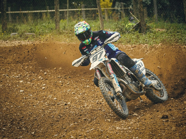 Dorian Juin 97 en course, kit déco Twelve Design